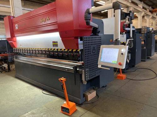 折彎機(jī)先行者：豐科機(jī)械數(shù)控折彎機(jī)助力鈑金加工，更高效更節(jié)能！? 